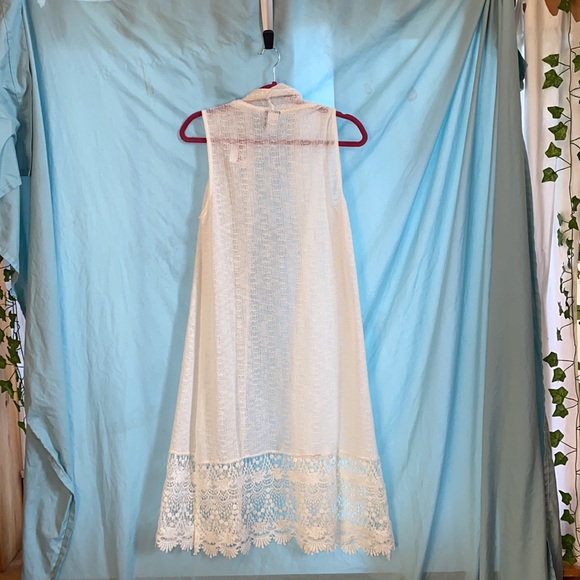 Size L knit shawl lace accent tank - Picture 2 of 3